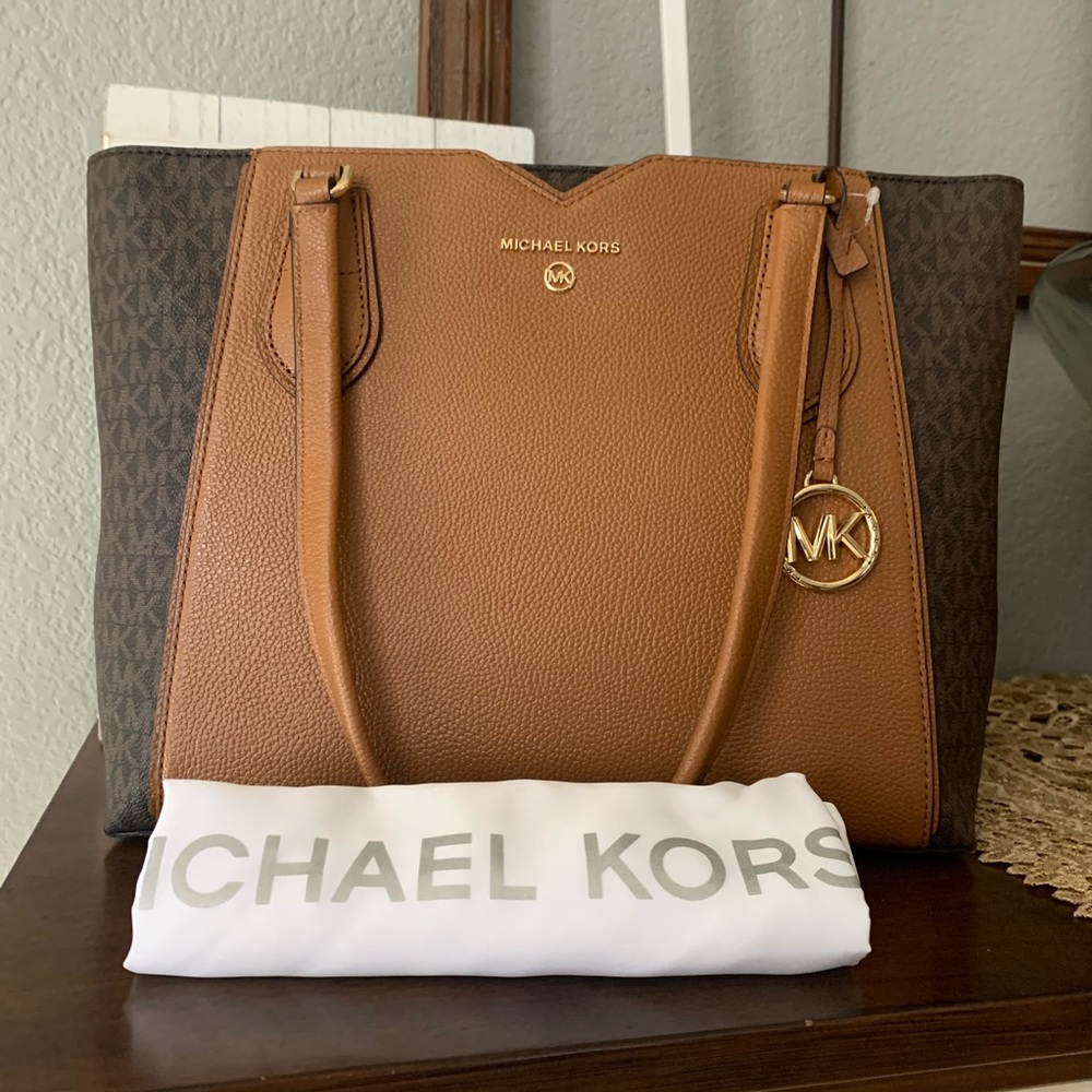 New MK tote ♥️ - Picture 8 of 8